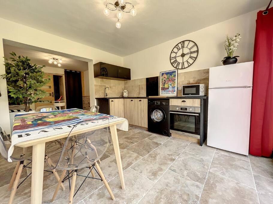 Superbe Appartement En Bord De Mer Bandol Exteriör bild
