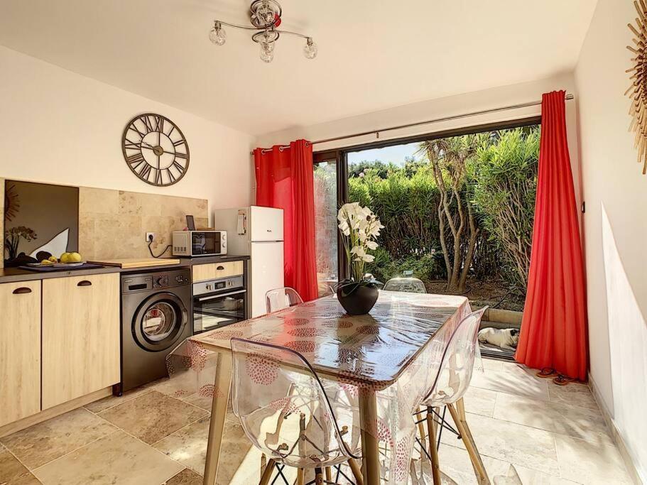 Superbe Appartement En Bord De Mer Bandol Exteriör bild